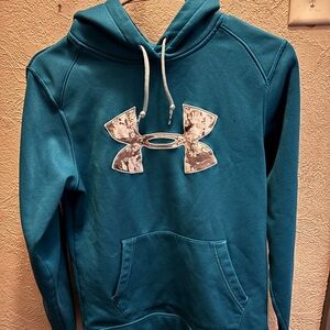 Women’s size Small Under Armour Hoodie